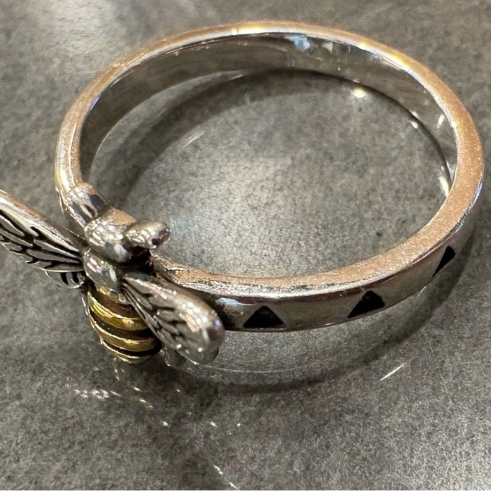 Stamped 925 Sterling Silver Bee Ring~ Size 6 & 7 Available - Picture 5 of 6